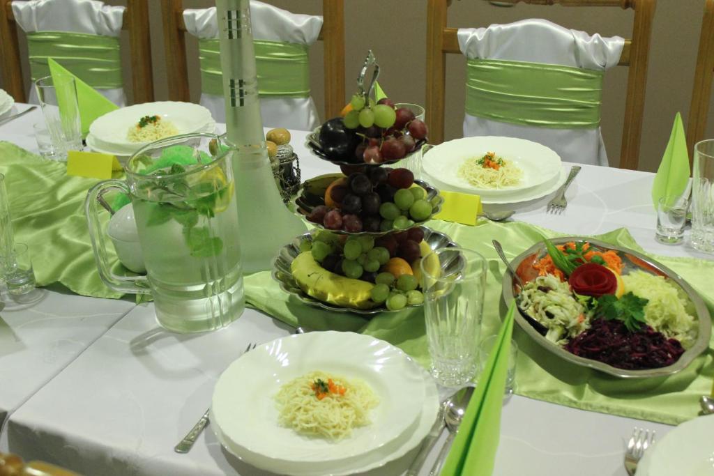 查尔达施酒店 Września 外观 照片