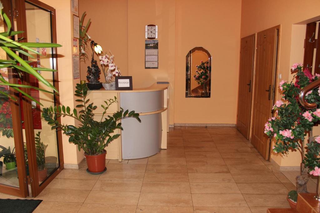 查尔达施酒店 Września 外观 照片